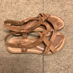 - Born Leather Sandals sz 6 fit 6.5-7